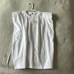 The Frankie Shop | EVA PADDED SHOULDER T-SHIRT NWT